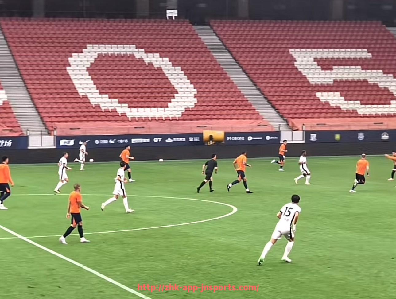 江南体育APP下载-法甲历年冠军球队数据及战术对比分析